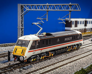 Collection image for: Series 2 Two Track Catenary OO Gauge (Set E4)