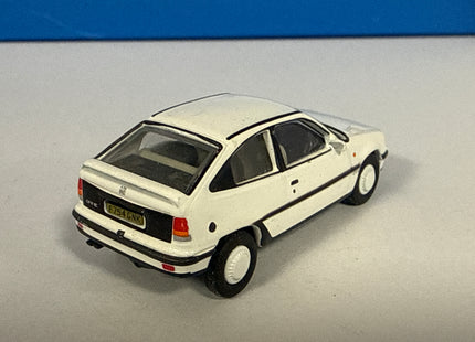 OO Gauge - White Vauxhall Astra GTC - Oxford 1/76 Scale