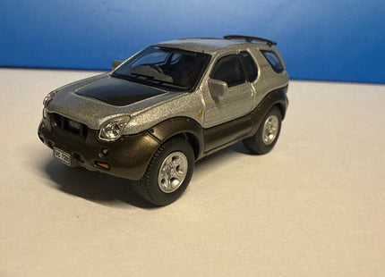 OO Gauge - Silver/Brown Isuzu V-Cross - Hongwell 1/76 Scale