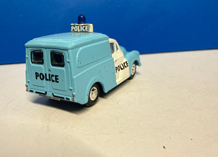 OO Gauge - Oxford Diecast Morris Minor - Light Bar on Cab - 1:76 Scale