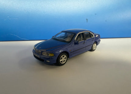OO Gauge Blue BMW 5 Series Model Car 1:76