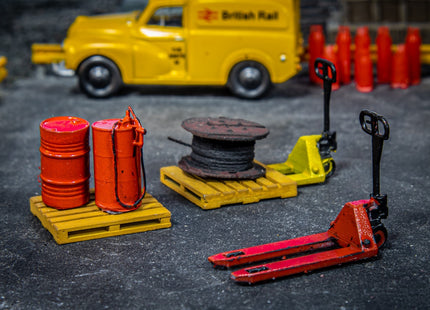 Detailed Pallet Trucks - TT:120 Scale Gauge (Pack of 2)