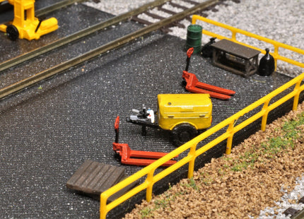 Detailed Pallet Trucks - TT:120 Scale Gauge (Pack of 2)