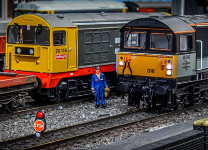 Depot and Workshop Rail Stop Boards - OO Gauge (Pack of 6)