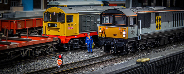 Depot and Workshop Rail Stop Boards - OO Gauge (Pack of 6)