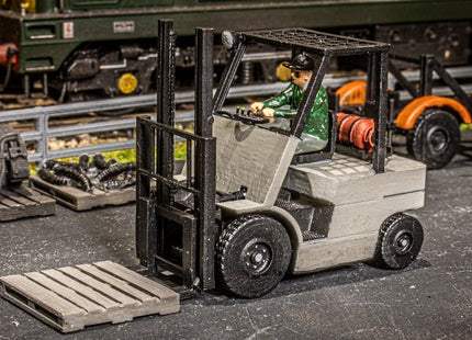 Gas Powered Fork Lift Truck - TT:120 Scale