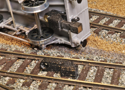 Screw Fit NEM Sockets - Long (15mm) - OO Gauge (Pack of 10)