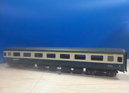 Hornby BR MK2E Open First Coach (With Lights) R4611 W3247