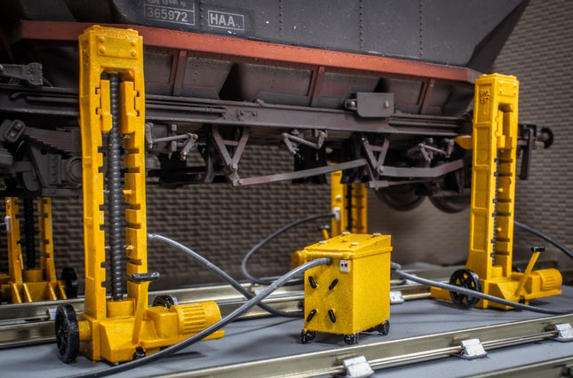 15 Ton Vehicle Lifting Jack Set for Wagons and Carriages - OO Gauge