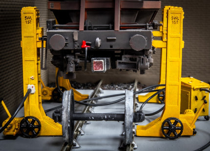 15 Ton Vehicle Lifting Jack Set for Wagons and Carriages - OO Gauge