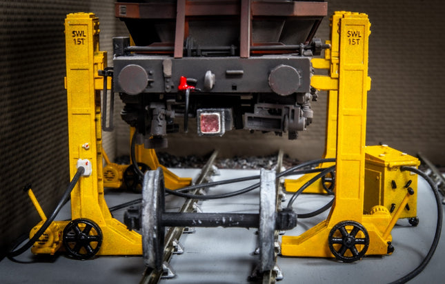 15 Ton Vehicle Lifting Jack Set for Wagons and Carriages - OO Gauge