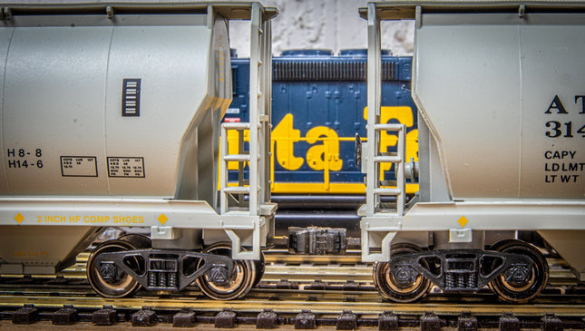 Hunt Magnetic Couplings ELITE - Intermediate Coupling - Couplings for Centerset Shank **BUCKEYE** - OO/HO Gauge