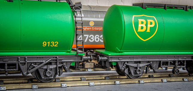 Hunt Magnetic Couplings ELITE - Close Coupling - Couplings for Hornby/Triang Riveted Socket - OO Gauge