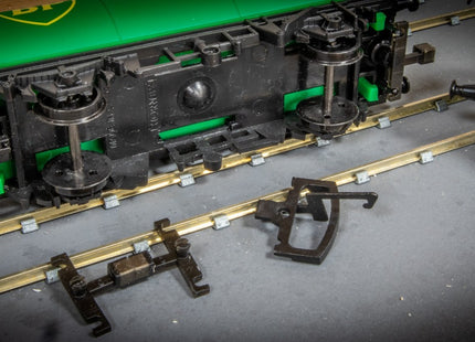 Hunt Magnetic Couplings ELITE - Close Coupling - Couplings for Hornby/Triang Riveted Socket - OO Gauge