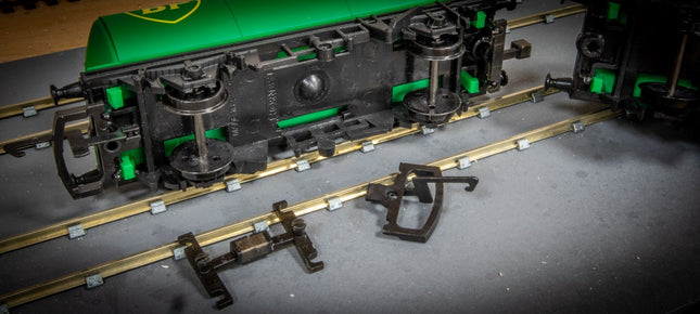 Hunt Magnetic Couplings ELITE - Close Coupling - Couplings for Hornby/Triang Riveted Socket - OO Gauge