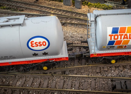 Hunt Magnetic Couplings ELITE - Pivoting Intermediate NEM Couplings - OO Gauge