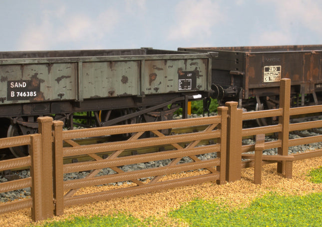 Gates and Stile for Wooden Fencing - Brown - O Gauge