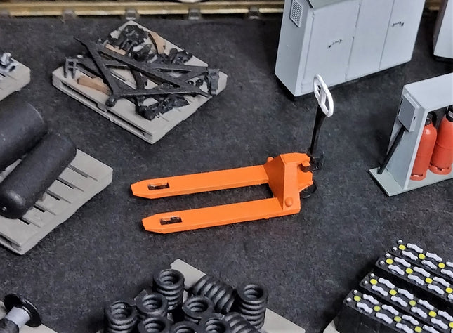 Detailed Pallet Trucks - O Gauge (Pack of 2)