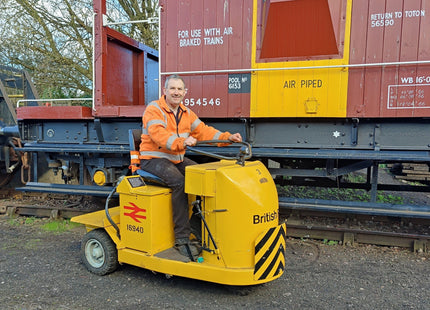 Workshop Electric Short Tug - O Gauge