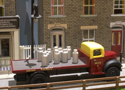 Milk Churns - OO Gauge (Pack of 10)
