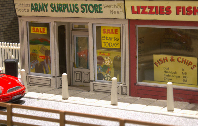 Concrete Bollards - TT:120 Scale (Pack of 10)