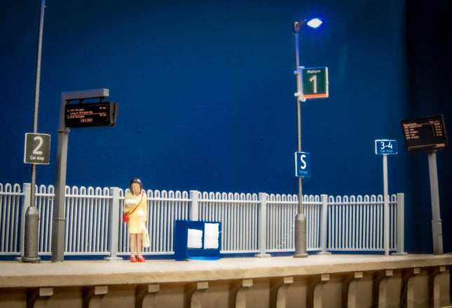 Passenger Information Screens Painted & Assembled - OO Gauge (Pack Of 6)