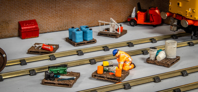 Pallets With Workshop Equipment - OO Gauge (Pack of 6)