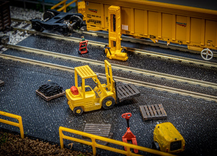 Gas Powered Fork Lift Truck - N Gauge