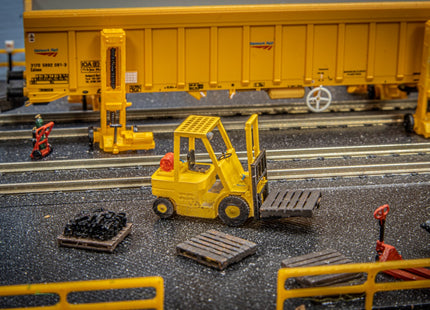 Gas Powered Fork Lift Truck - N Gauge