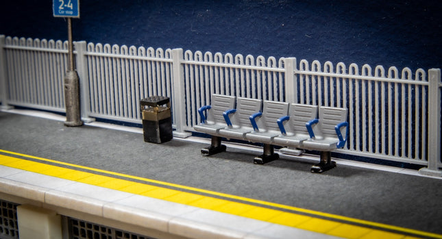 Modern Image Platform Seats - OO Gauge - (Pack Of 4)
