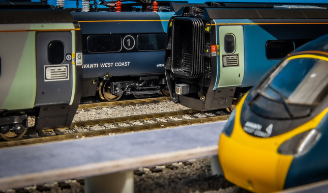 Hunt Magnetic Couplings ELITE - Set To Fit Hornby Class 390 Pendolino (Powercar, Trailer & 4 Coaches - 10 Couplings)