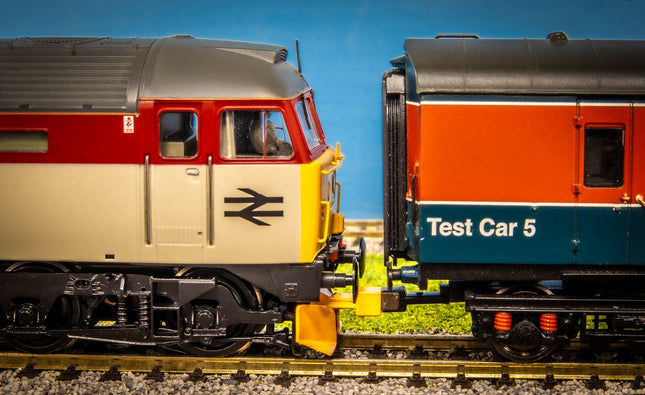 Hunt Magnetic Intermediate Couplings ELITE - Snow Ploughs for Bachmann Class 47 (pre-2022) - OO Gauge (1 Pair) - Unpainted (MP4)