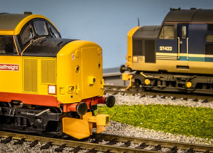 Hunt Magnetic Intermediate Couplings ELITE - Snow Ploughs for Bachmann Class 37 (pre-2022) - OO Gauge (1 Pair) - Unpainted (MP6)