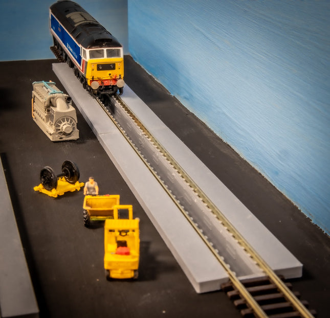 Workshop Inspection Long Pit (250mm kit) - N Gauge