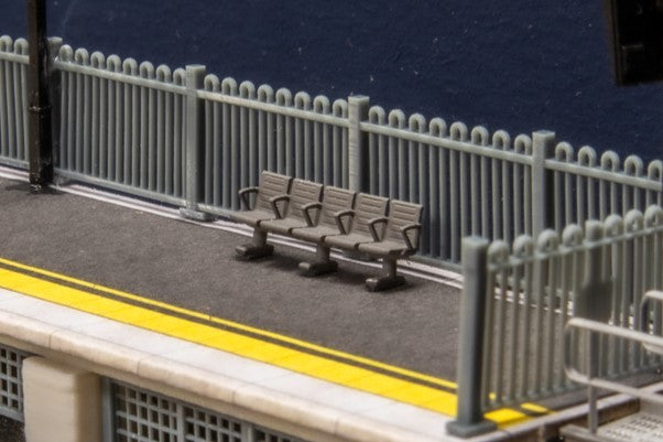 Modern Image Platform Seats - N Gauge (Pack of 4)