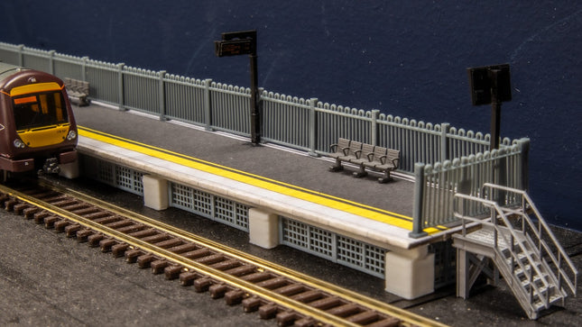 Modern Platform Railings - N Gauge (Pack of 6 + 2 End Pieces)