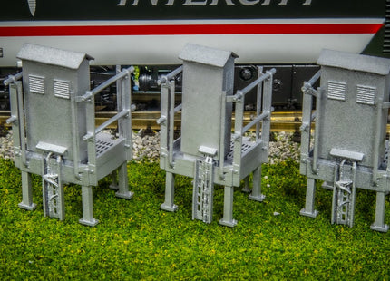 GRC Raised Lineside Cabinets - OO Gauge (Pack of 3)