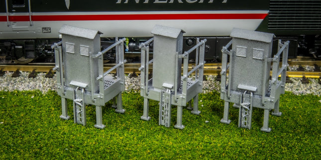 GRC Raised Lineside Cabinets - OO Gauge (Pack of 3)