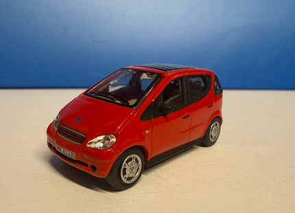 OO Gauge - Red Mercedes Benz A Class - Hongwell 1/76 Scale