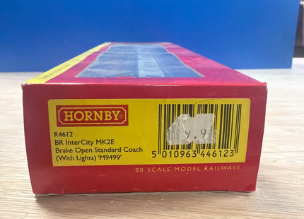 Hornby BR MK2E brake Open Standard Coach (With Lights) R4612 M9499