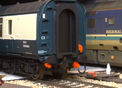Detailed ETH Cables BUMPER Pack for 5 x Mk1 Coaches - OO Gauge (SET 15)