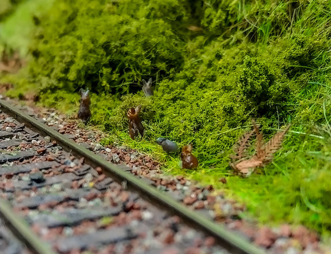 Bunny Rabbits - OO Gauge (Pack of 12)