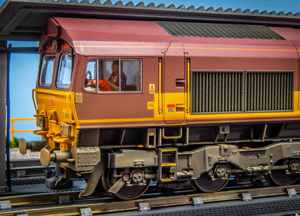 Lazy Bob - Locomotive Driver - Hand Painted (OO Gauge)
