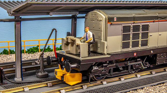 Locomotive Driver To Fit Class 20/31/37/44/45/46/47/50/60/67/91 Driver - Hand Painted (OO Gauge)