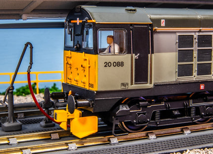 Locomotive Driver To Fit Class 20/31/37/44/45/46/47/50/60/67/91 Driver - Hand Painted (OO Gauge)