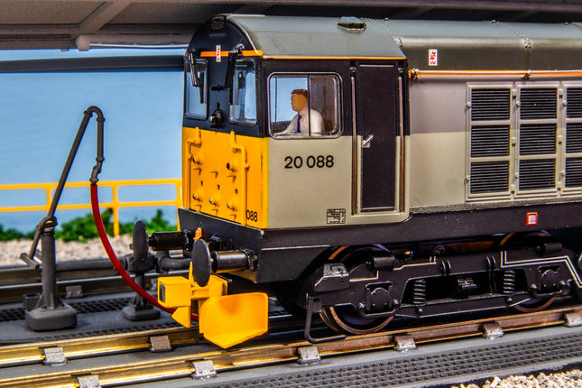Locomotive Driver To Fit Class 20/31/37/44/45/46/47/50/60/67/91 Driver - Hand Painted (OO Gauge)