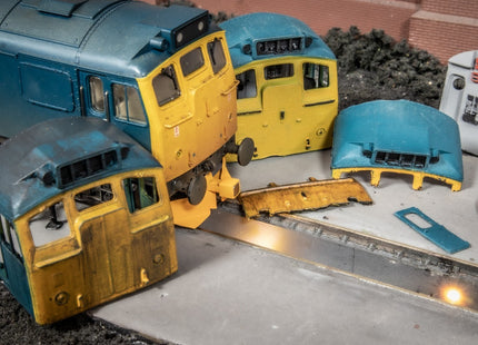 Scrap Class 25 Cab - OO Gauge (with Gangway End Doors)