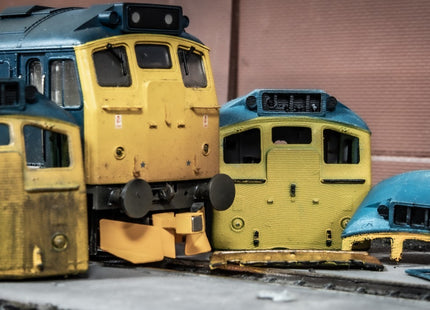 Scrap Class 25 Cab - OO Gauge (with Gangway End Doors)