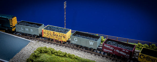 Wagon Loads for Peco TT:120 Scale 7-Plank Open Wagons - Pack of 4 (with height spacers)