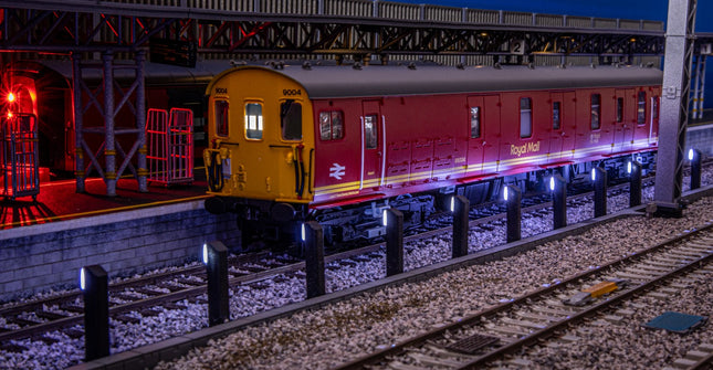 Trackside Walkway Light Kit - OO Gauge - (30cm with 10 lights)